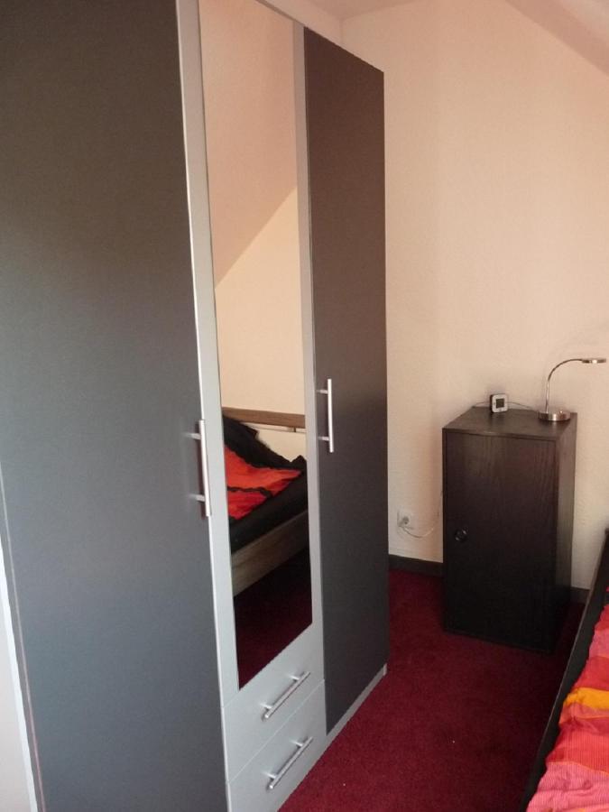 Ferienwohnung In Duesseldorf Hassel מראה חיצוני תמונה