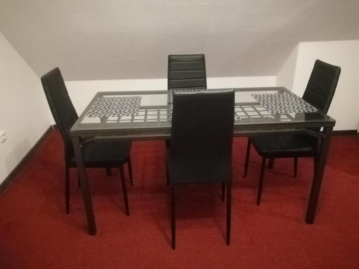Ferienwohnung In Duesseldorf Hassel מראה חיצוני תמונה